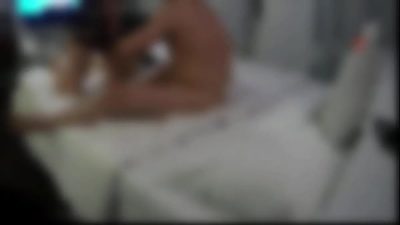 Japonesa casada trepando no hotel, goza no oral